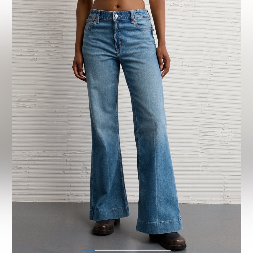 NWT American Eagle Outfitters High rise Wide Leg Jeans